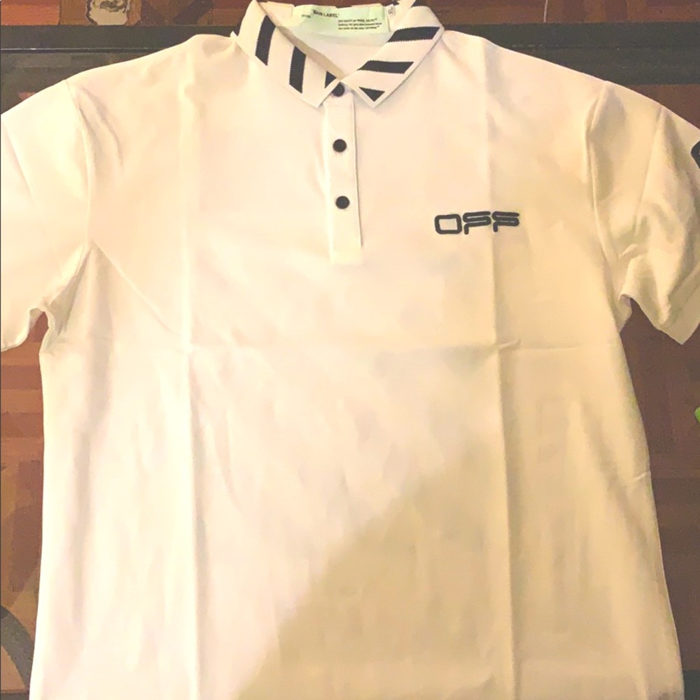 Off-white collar tee